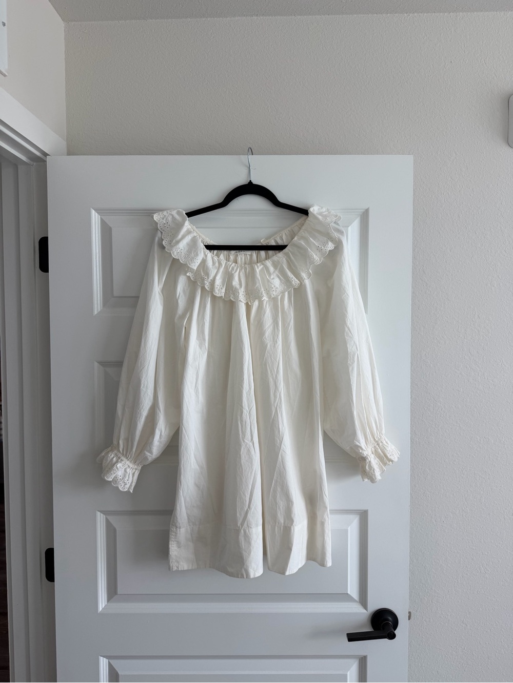 Doen Cream Ruffle-Neck mini dress